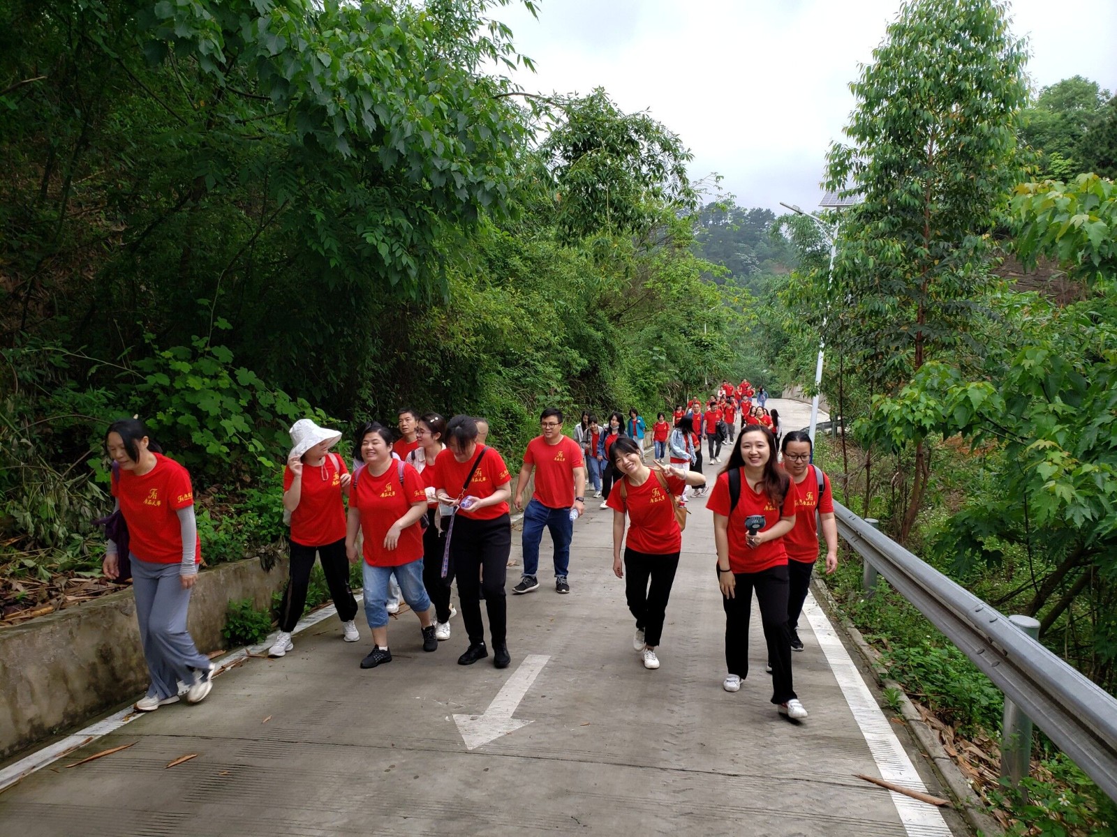 2022年螺螄粉小鎮(zhèn)飛行營地“美麗柳州，快樂前行”健步走活動